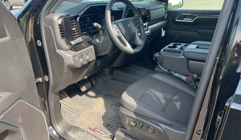 
 Chevrolet Silverado 1500 full									