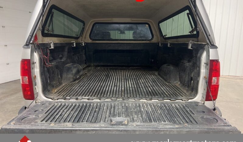 
 Chevrolet Silverado 2500 HD full									