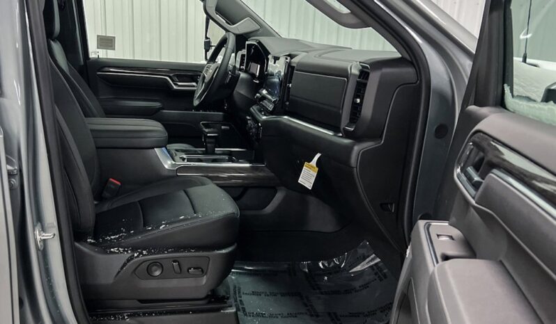 
 Chevrolet Silverado 1500 full									