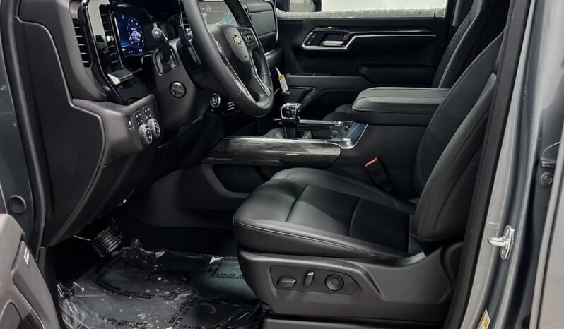 
 Chevrolet Silverado 1500 full									
