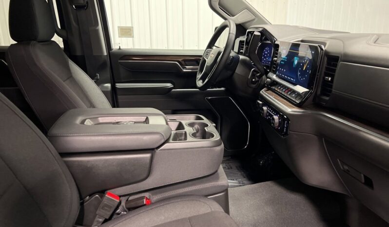 
 Chevrolet Silverado 1500 full									