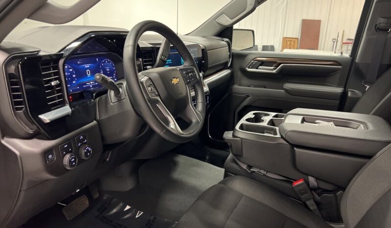 
 Chevrolet Silverado 1500 full									