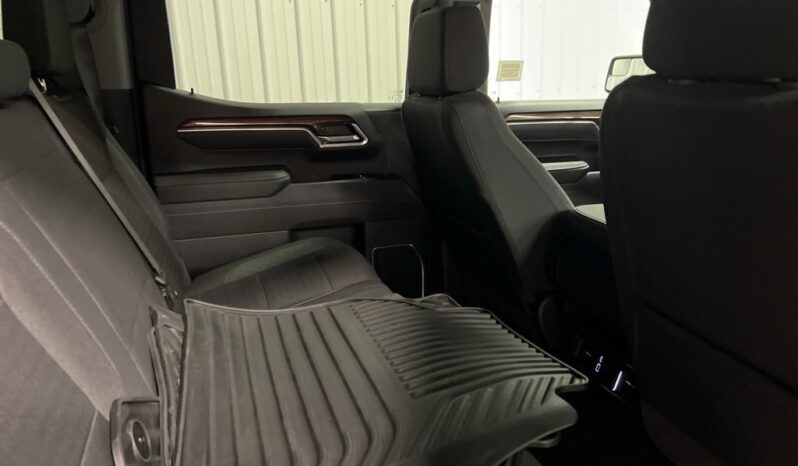 
 Chevrolet Silverado 1500 full									