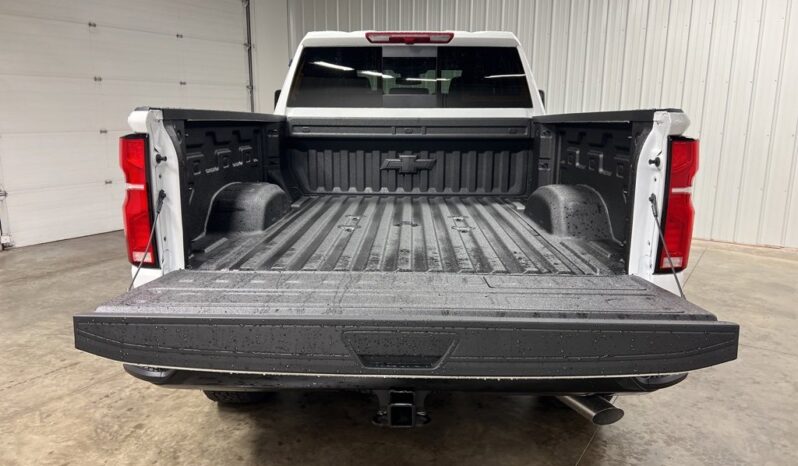 
 Chevrolet Silverado 2500 HD full									