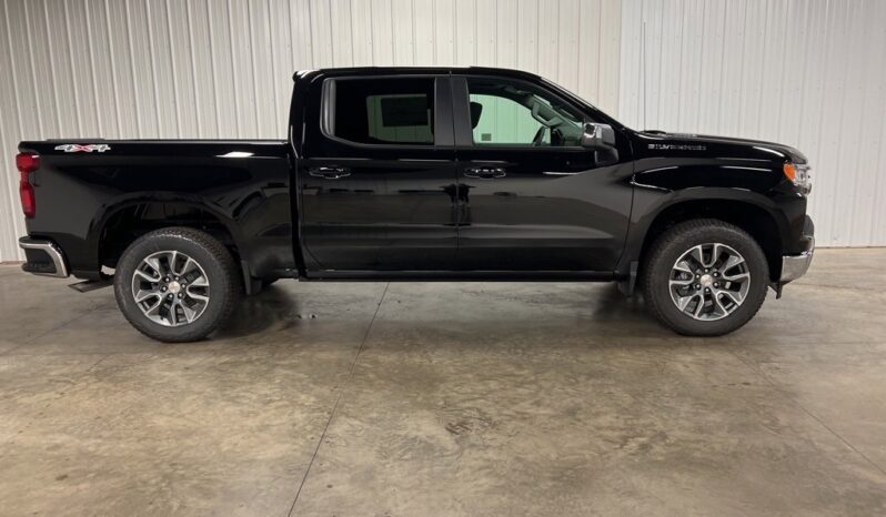 
 Chevrolet Silverado 1500 full									