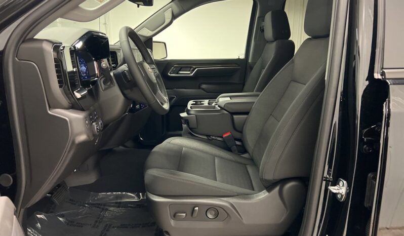 
 Chevrolet Silverado 1500 full									