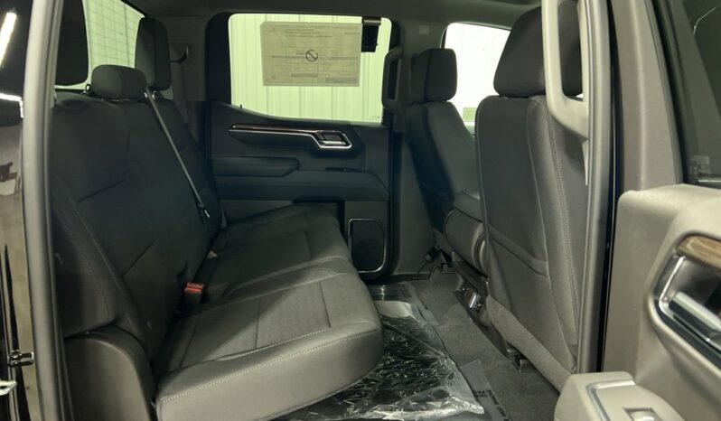 
 Chevrolet Silverado 1500 full									