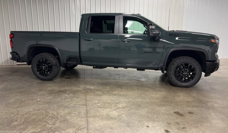 
 Chevrolet Silverado 2500 HD full									