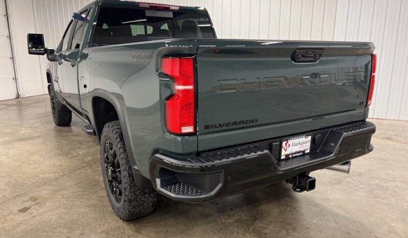 
 Chevrolet Silverado 2500 HD full									
