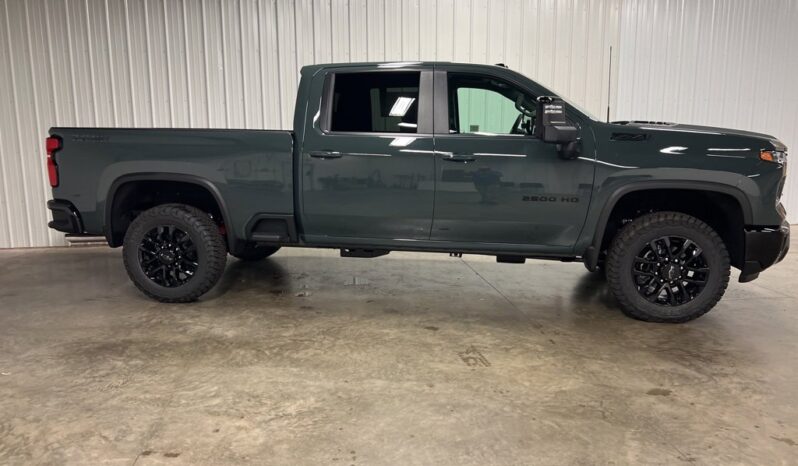 
 Chevrolet Silverado 2500 HD full									