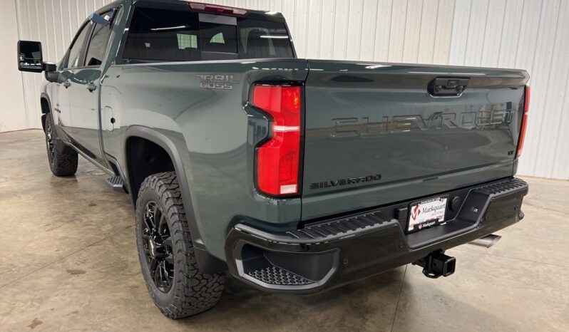 
 Chevrolet Silverado 2500 HD full									