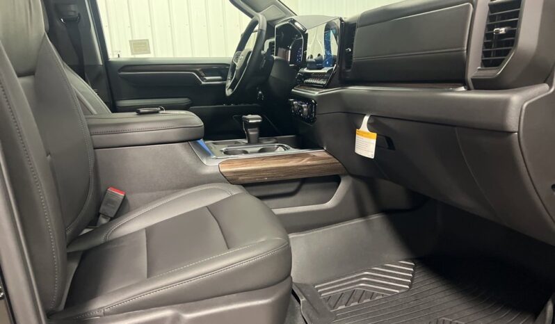 
 Chevrolet Silverado 1500 full									