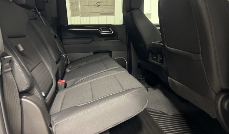 
 Chevrolet Silverado 2500 HD full									