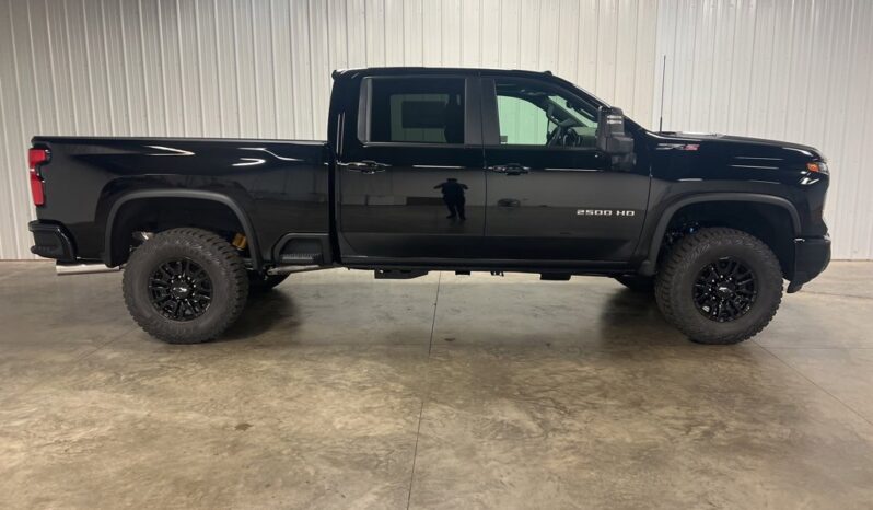 
 Chevrolet Silverado 2500 HD full									
