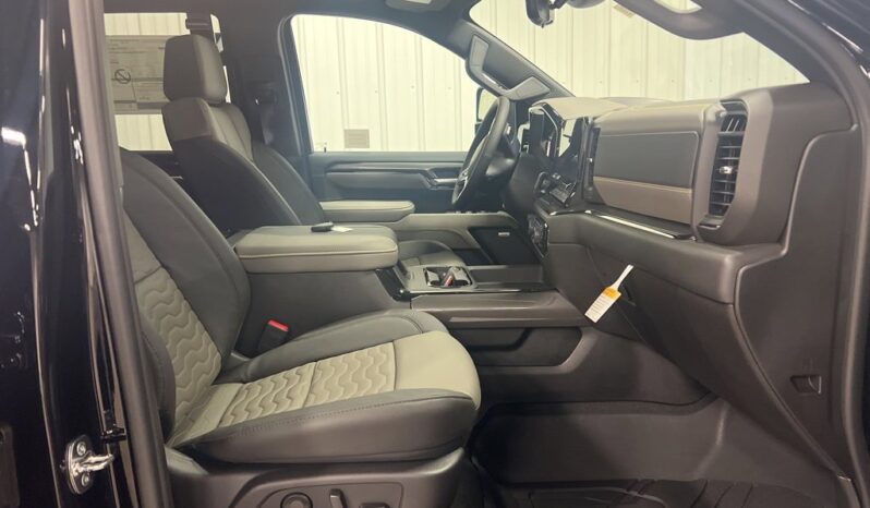
 Chevrolet Silverado 2500 HD full									