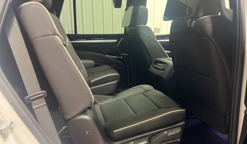 
 Cadillac Escalade full									