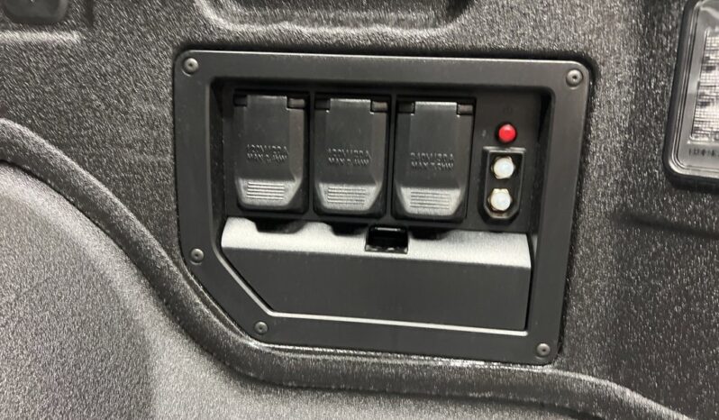 
 Chevrolet Silverado EV full									