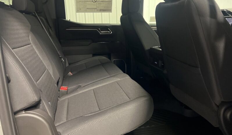 
 Chevrolet Silverado 1500 full									