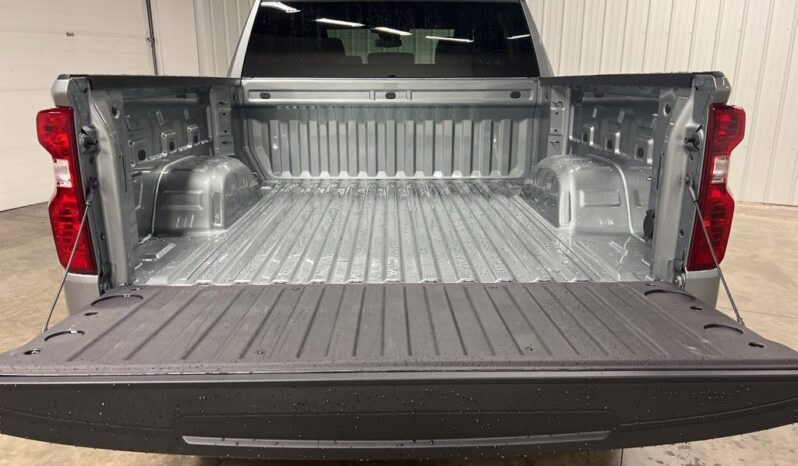 
 Chevrolet Silverado 1500 full									