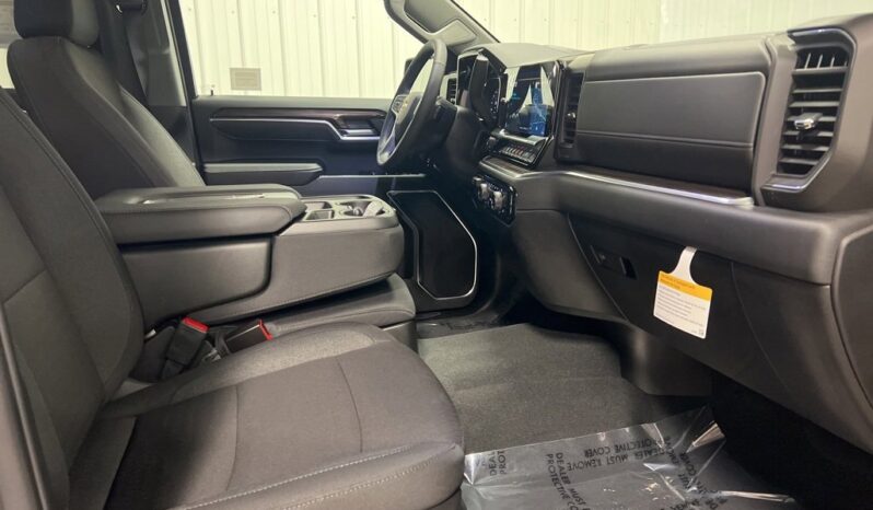 
 Chevrolet Silverado 1500 full									