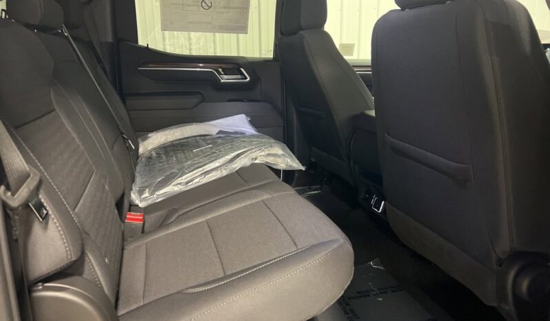 
 Chevrolet Silverado 1500 full									