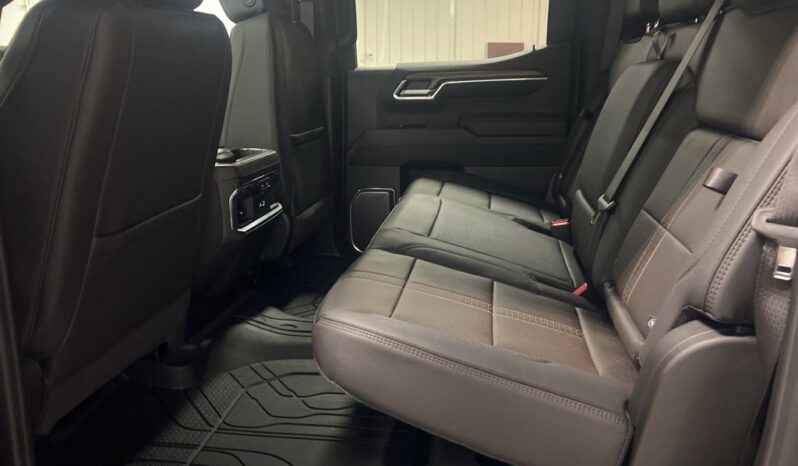 
 Chevrolet Silverado 1500 full									