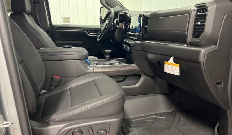
 Chevrolet Silverado 1500 full									