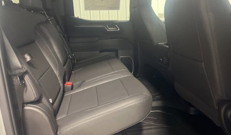 
 Chevrolet Silverado 1500 full									