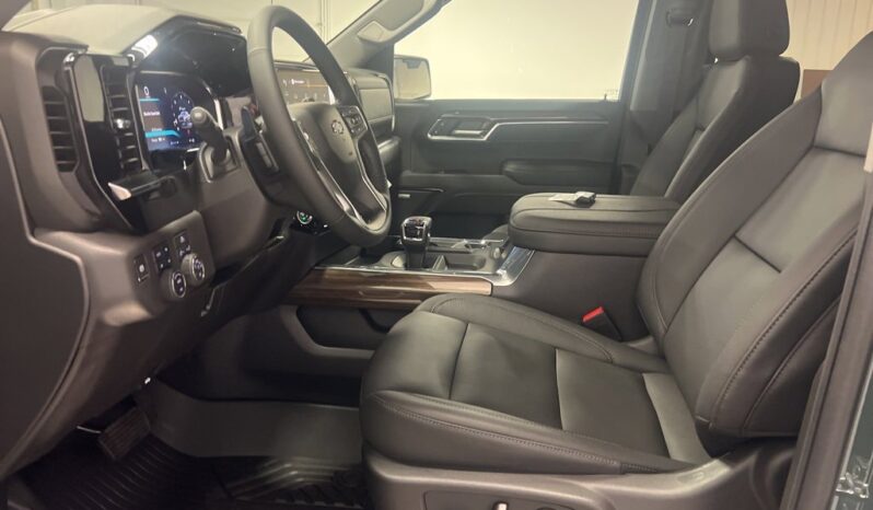 
 Chevrolet Silverado 1500 full									