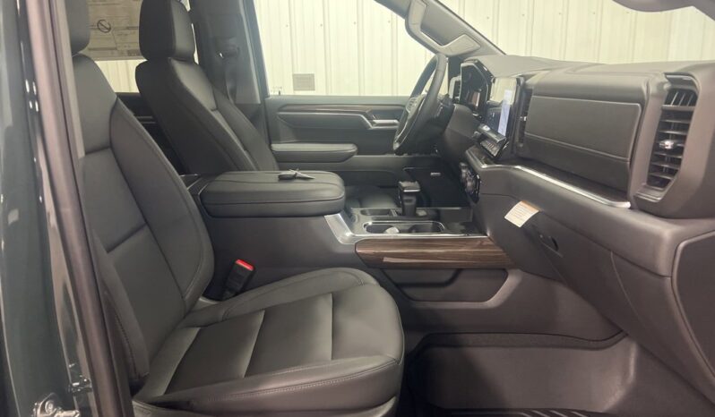 
 Chevrolet Silverado 1500 full									