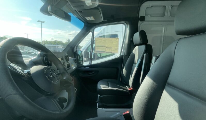 
 Mercedes-Benz Sprinter Cargo Van full									