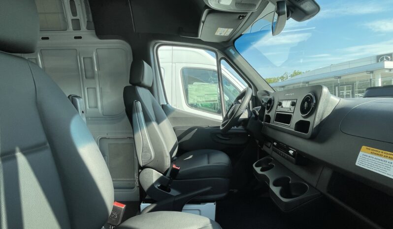 
 Mercedes-Benz Sprinter Cargo Van full									