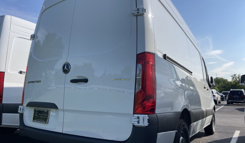 
 Mercedes-Benz Sprinter Cargo Van full									