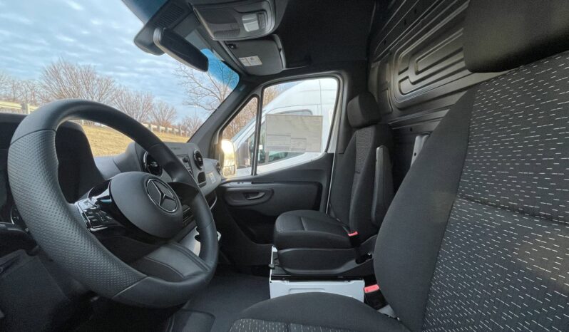 
 Mercedes-Benz Sprinter Cargo Van full									