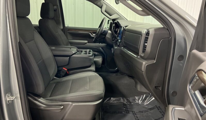 
 Chevrolet Silverado 1500 full									
