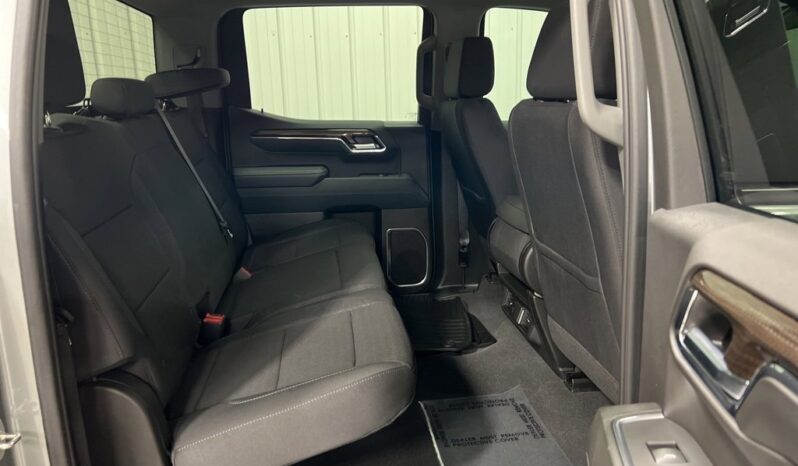 
 Chevrolet Silverado 1500 full									