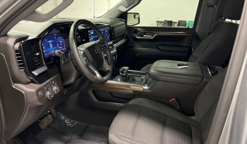 
 Chevrolet Silverado 1500 full									