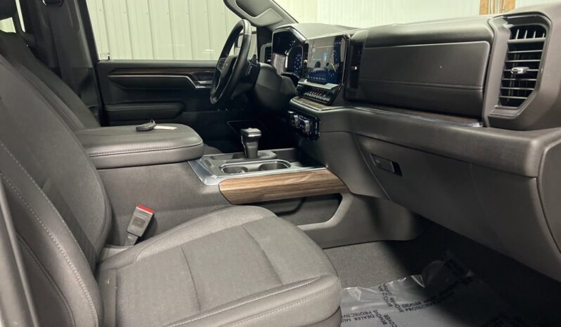 
 Chevrolet Silverado 1500 full									