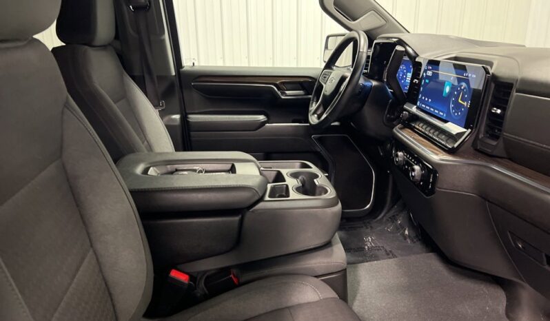 
 Chevrolet Silverado 1500 full									