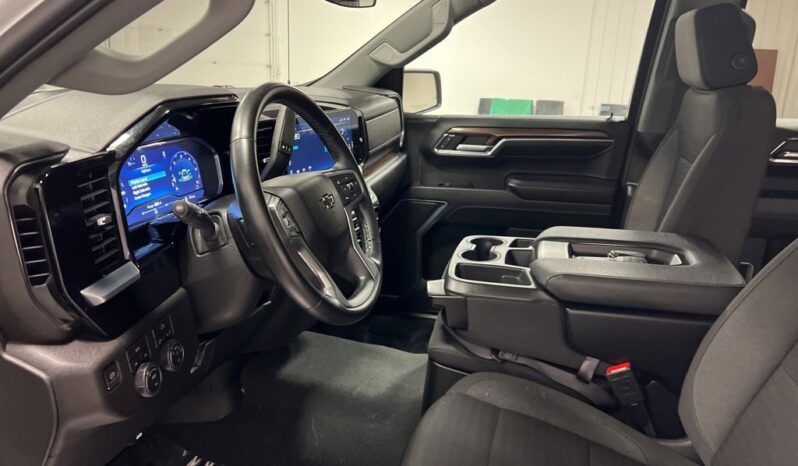 
 Chevrolet Silverado 1500 full									