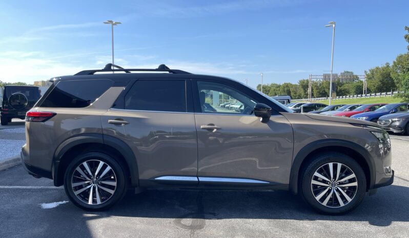 
 Nissan Pathfinder full									