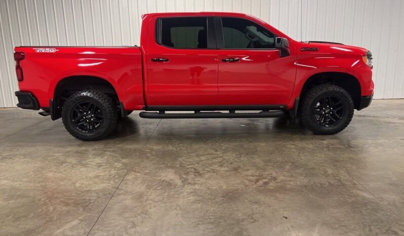 
 Chevrolet Silverado 1500 full									