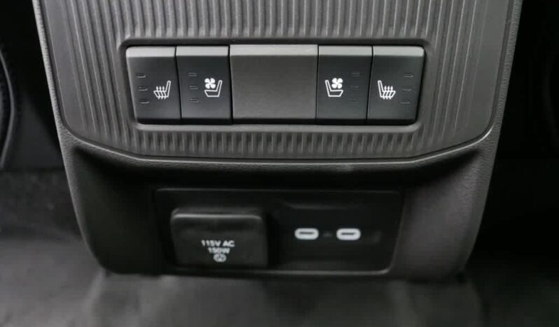 
 Jeep Wagoneer S full									