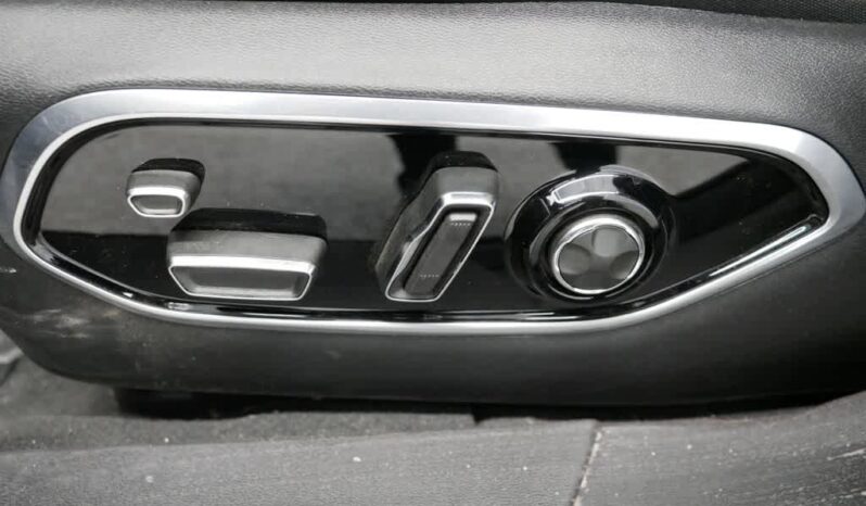
 Jeep Wagoneer S full									