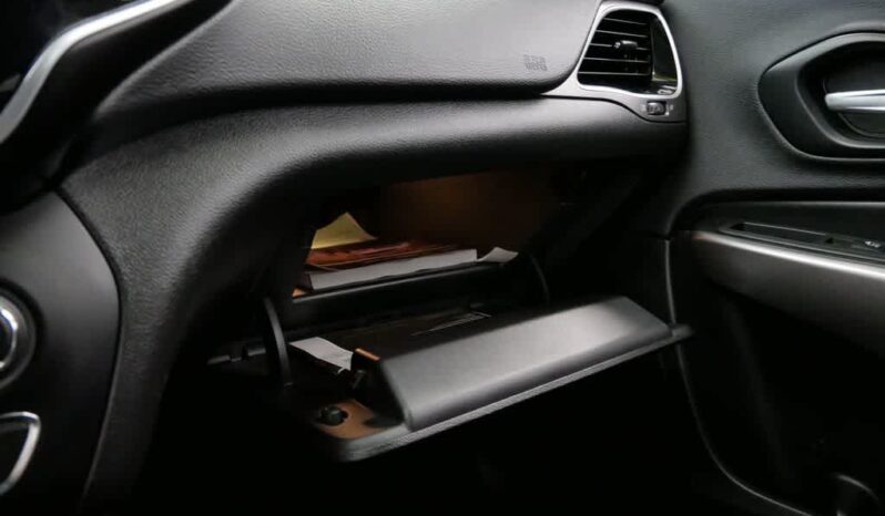 
 Jeep Cherokee full									
