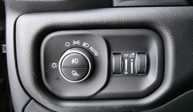 
 RAM 1500 full									