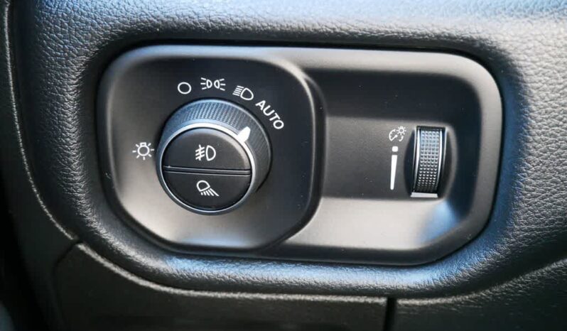
 RAM 1500 full									