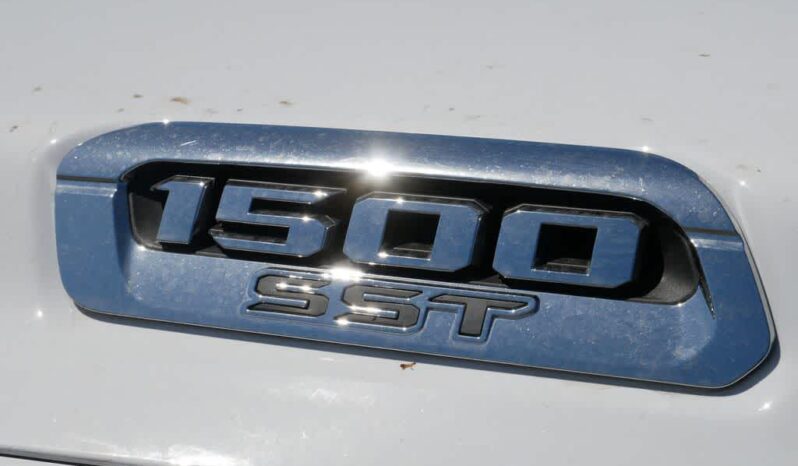 
 RAM 1500 full									