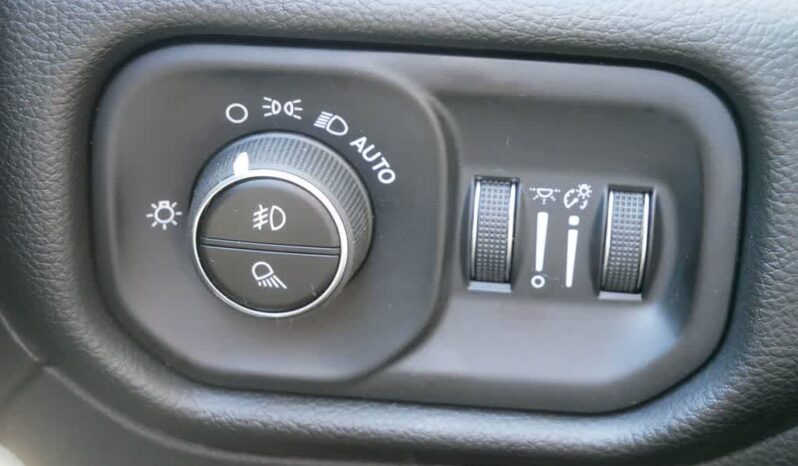 
 RAM 1500 full									