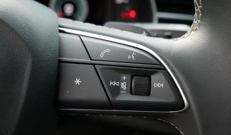 
 Audi Q8 full									